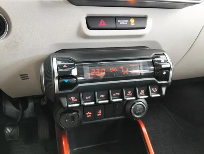 Suzuki Ignis usata a Como (17)