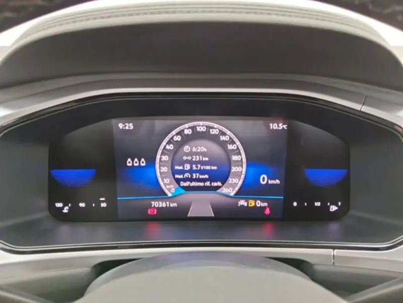 Volkswagen T-Roc usata a Como (12)