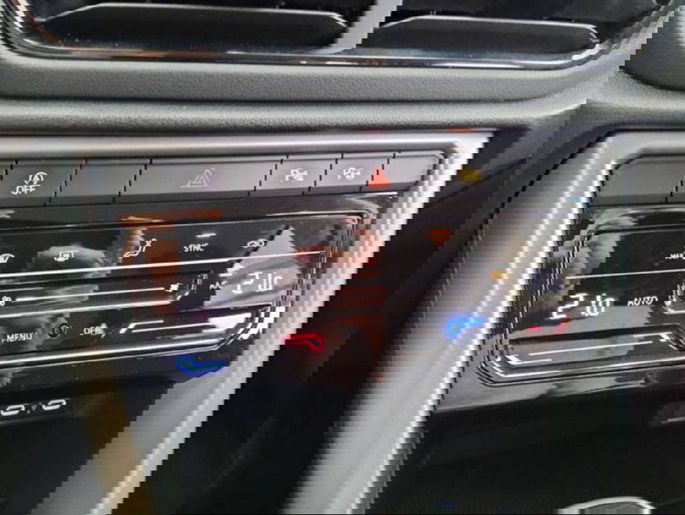 Volkswagen T-Roc usata a Como (17)