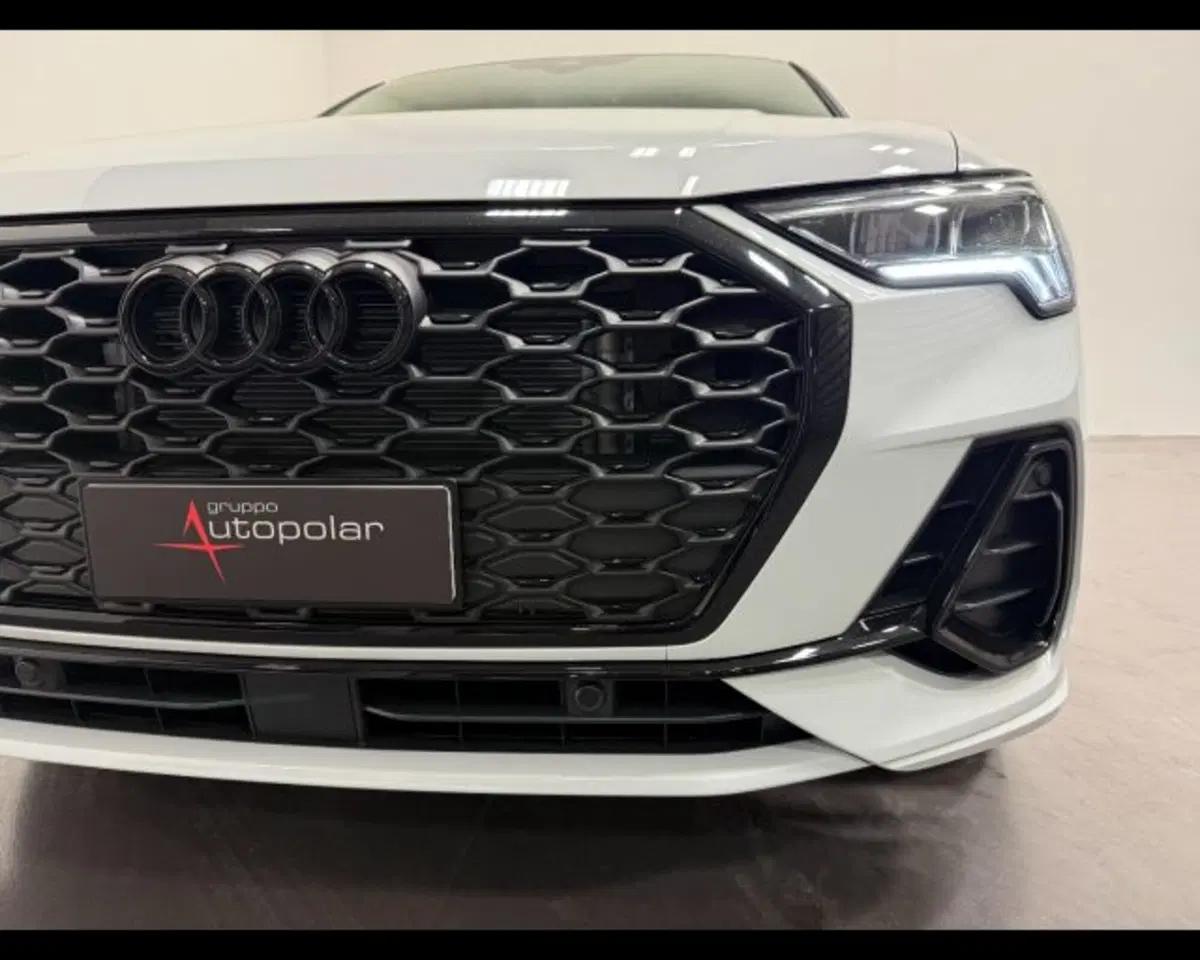 Audi Q3 Sportback nuova a Treviso (9)