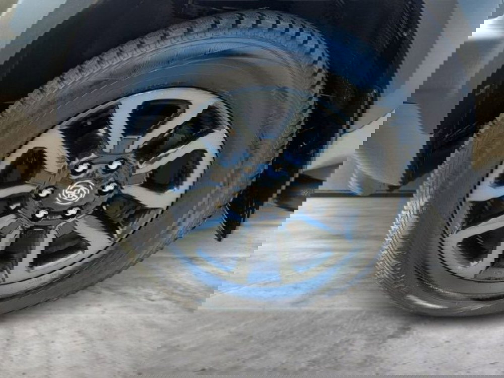 Toyota Hilux usata a Roma (15)