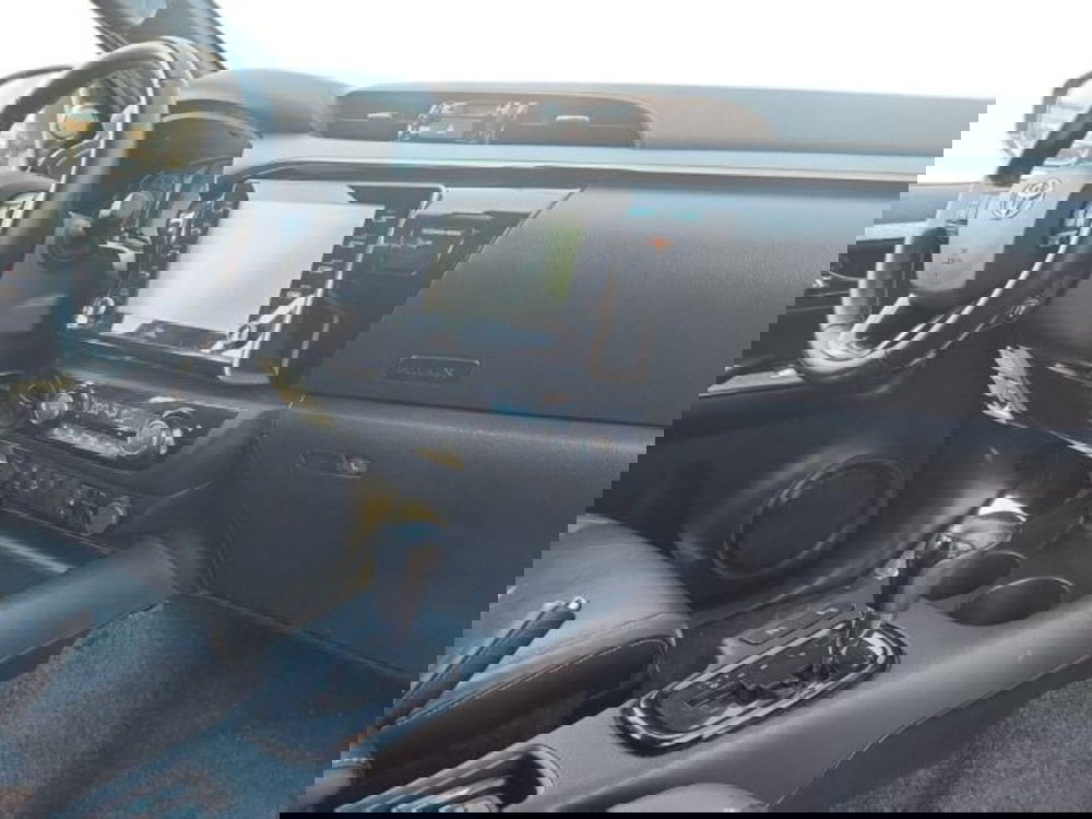 Toyota Hilux usata a Roma (16)