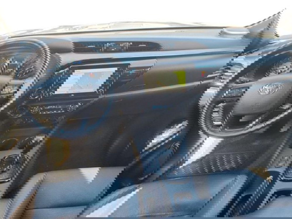 Toyota Hilux usata a Roma (17)