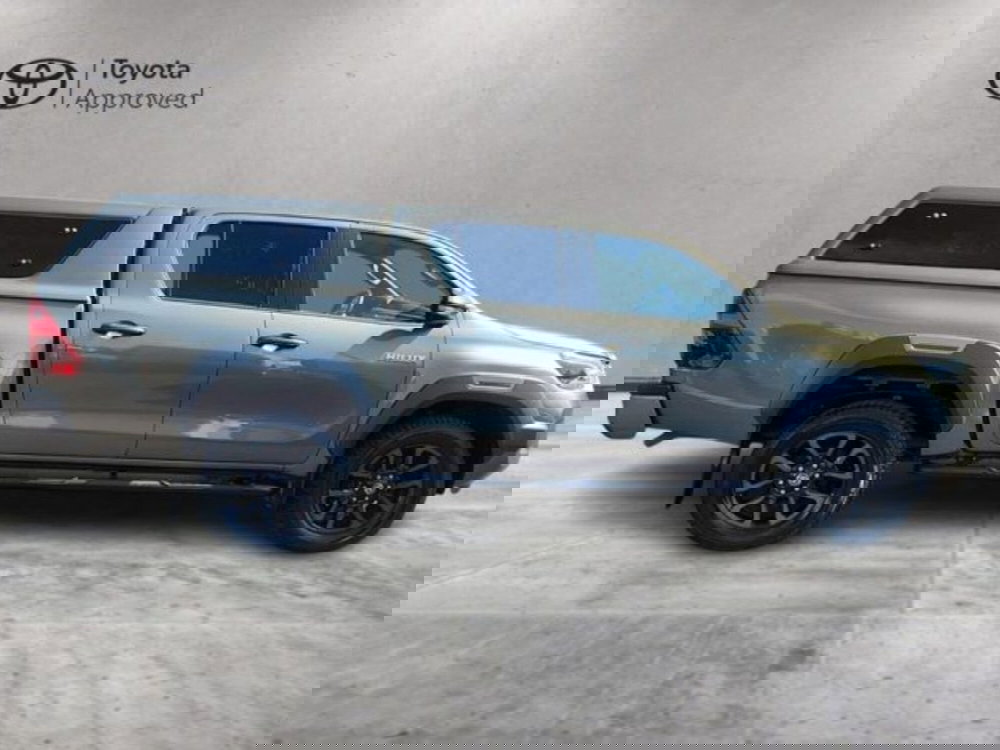 Toyota Hilux usata a Roma (4)