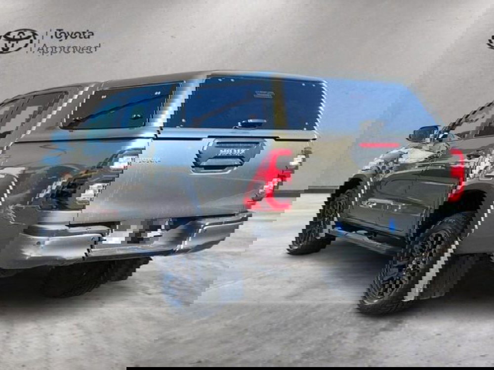 Toyota Hilux usata a Roma (5)