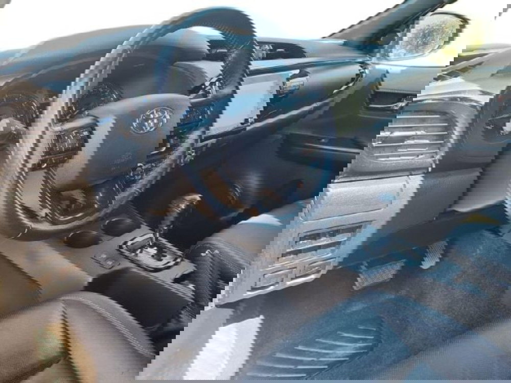 Toyota Hilux usata a Roma (7)