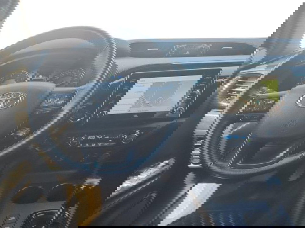 Toyota Hilux usata a Roma (8)