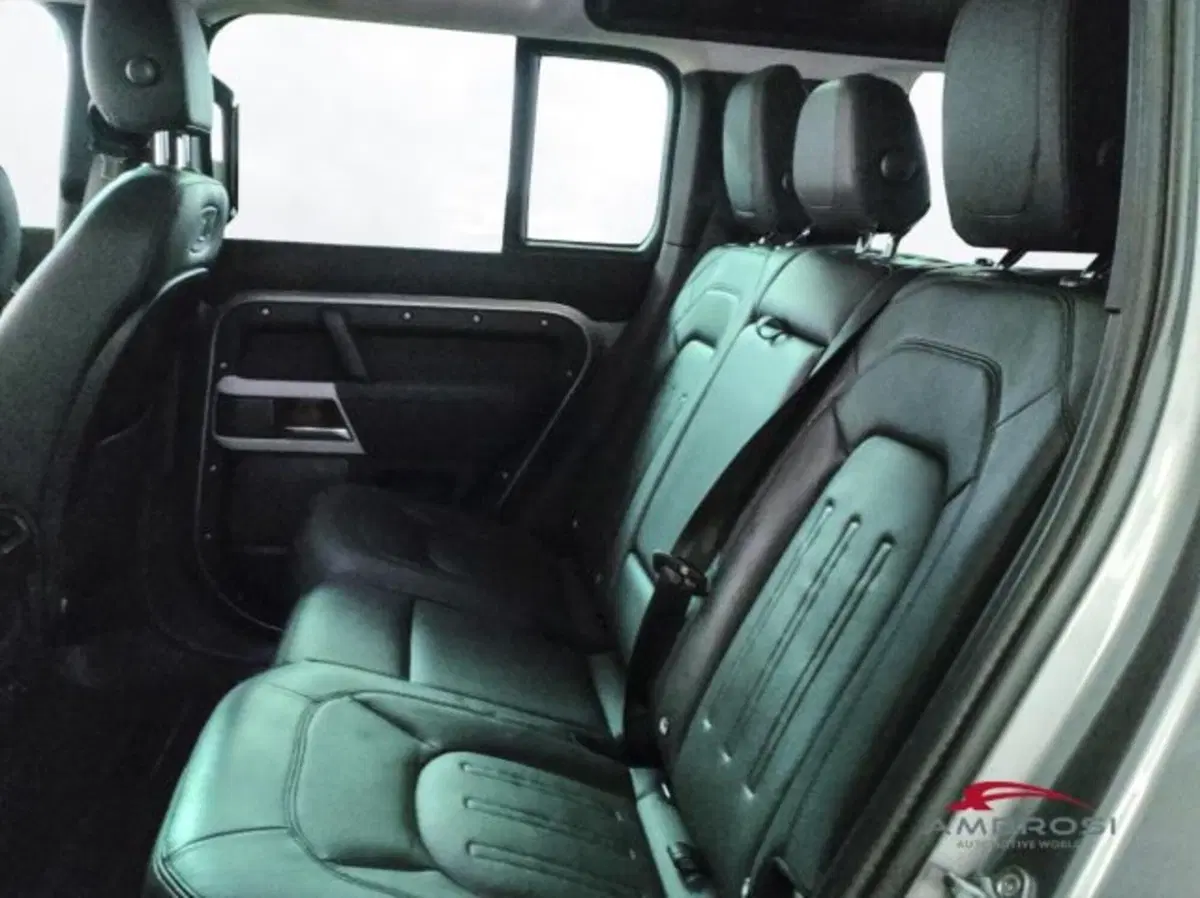 Land Rover Defender usata a Perugia (10)