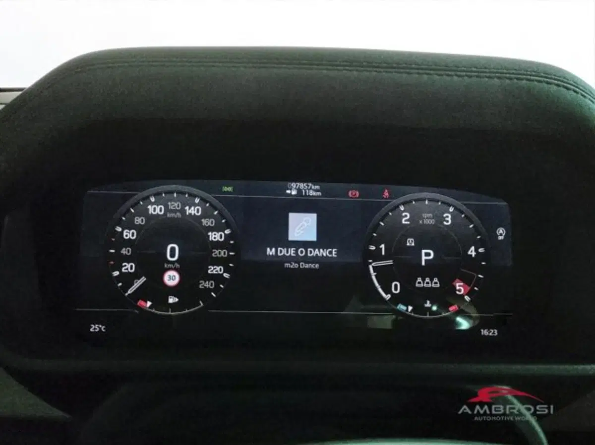 Land Rover Defender usata a Perugia (12)