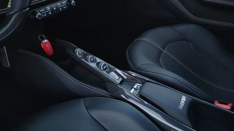 Ferrari F8 Coupé usata a Perugia (14)