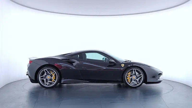 Ferrari F8 Coupé usata a Perugia (4)
