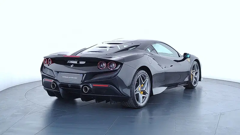 Ferrari F8 Coupé usata a Perugia (5)