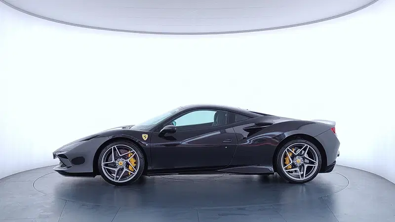 Ferrari F8 Coupé usata a Perugia (8)