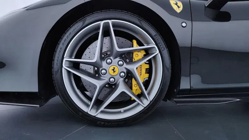 Ferrari F8 Coupé usata a Perugia (9)