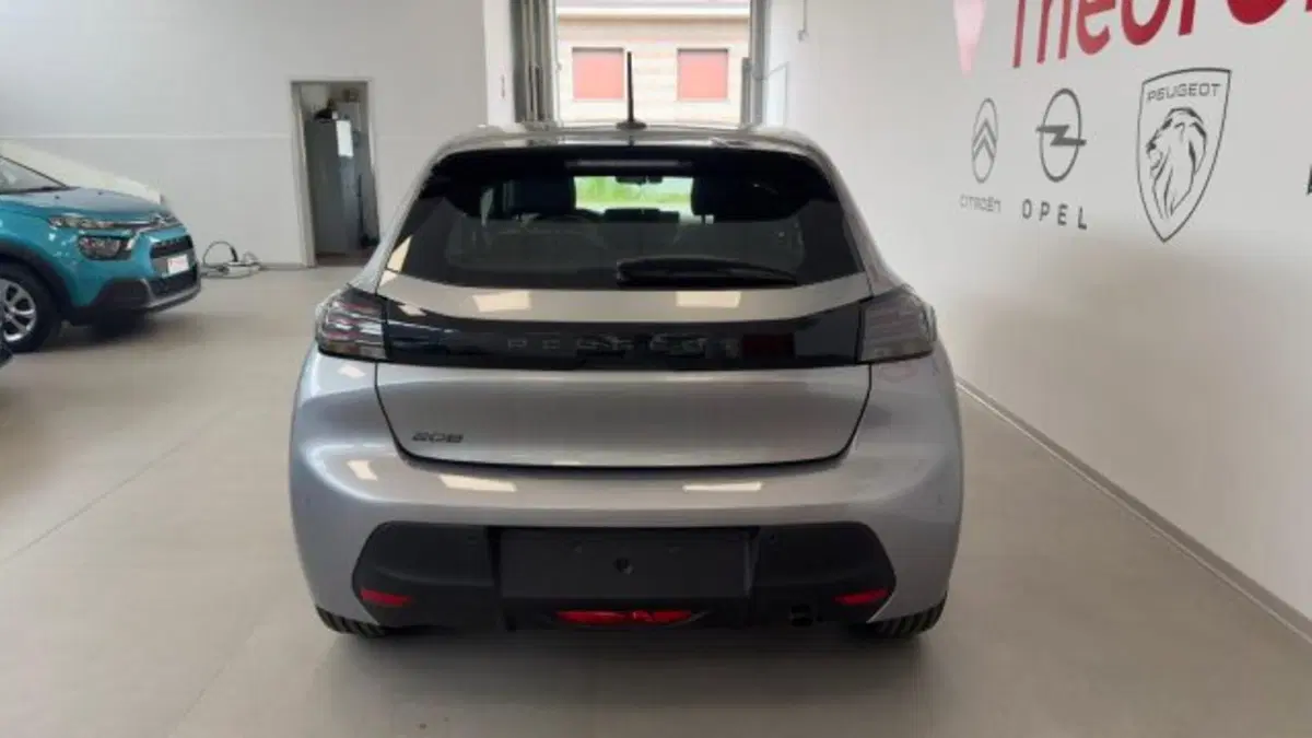 Peugeot 208 nuova a Torino (5)