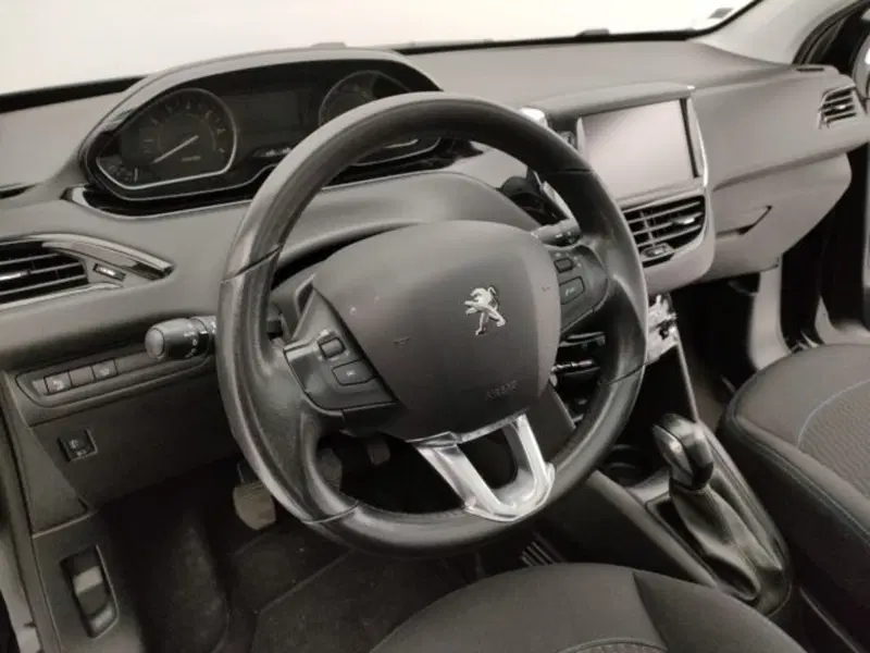 Peugeot 208 usata a Torino (10)