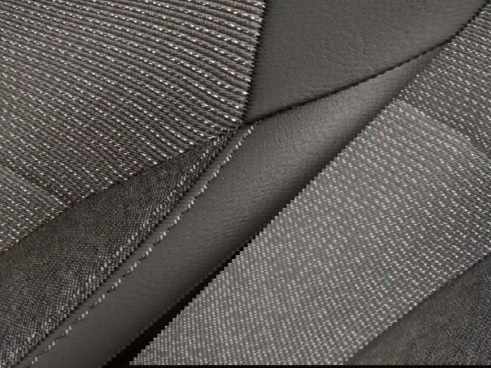 Opel Crossland nuova a Torino (14)