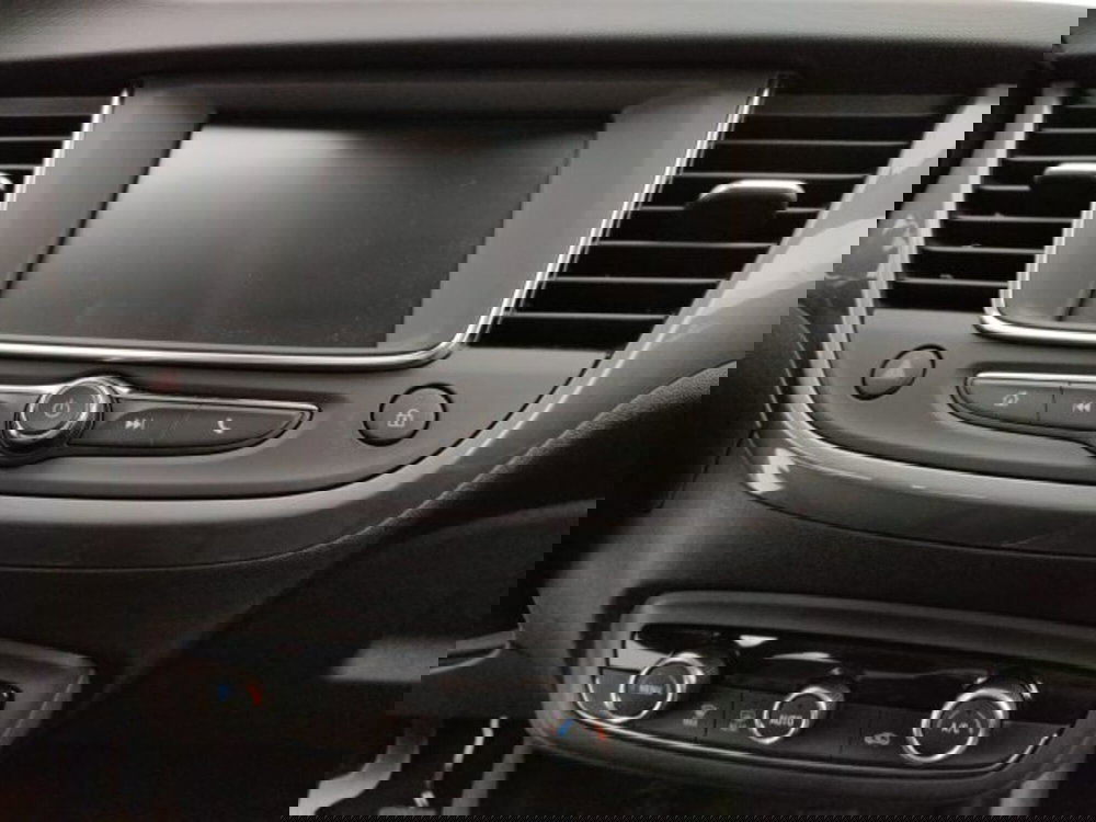 Opel Crossland nuova a Torino (19)