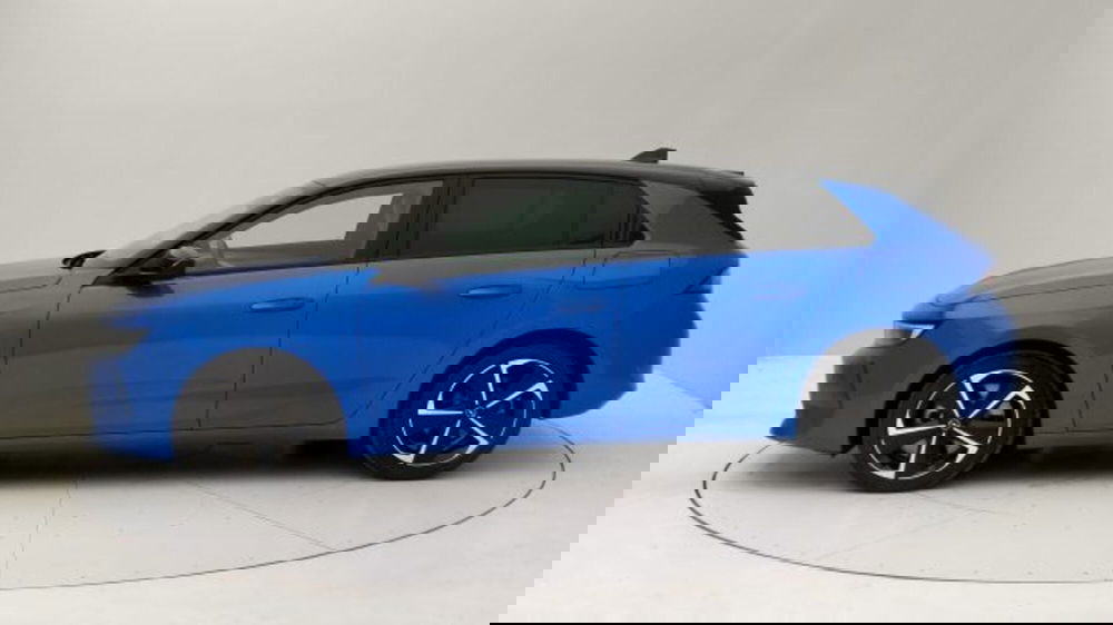 Opel Astra nuova a Torino (2)