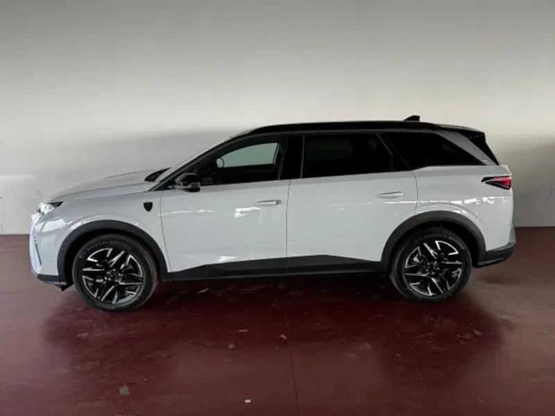 Peugeot 5008 nuova a Torino (2)
