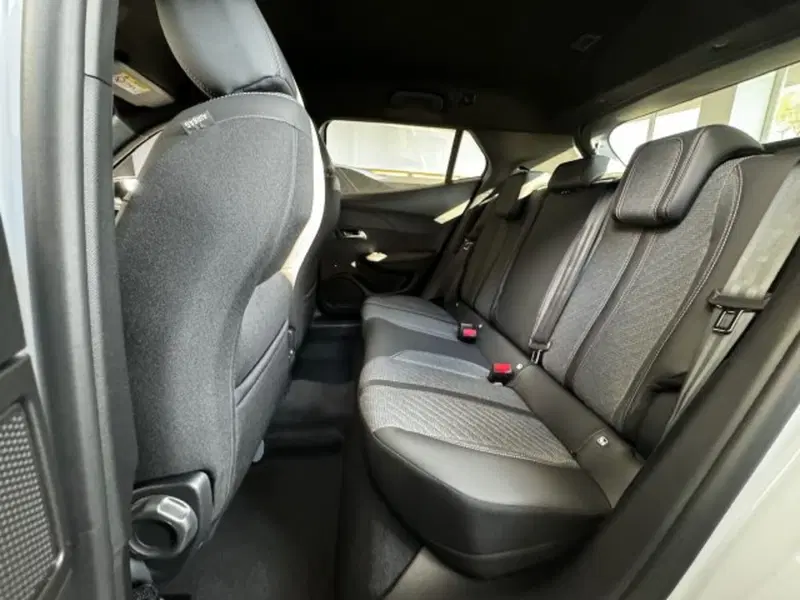 Peugeot 2008 nuova a Torino (11)