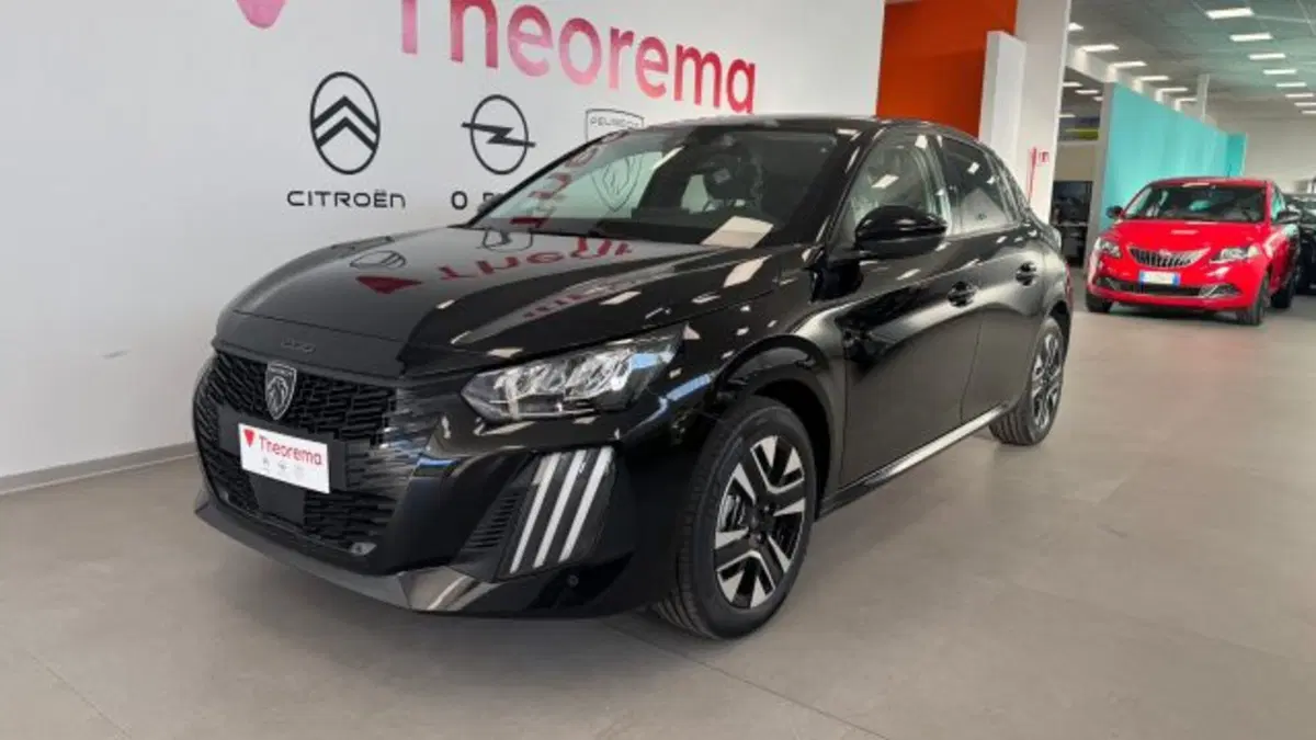 Peugeot 208 nuova a Torino