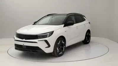 Opel Grandland 73kWh full electric GS awd 325cv nuova a Torino