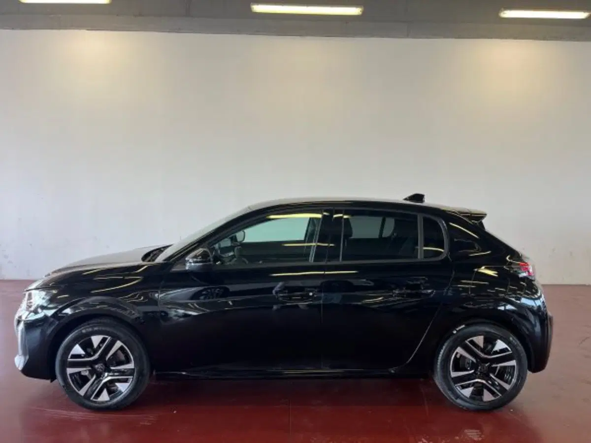 Peugeot 208 nuova a Torino (2)