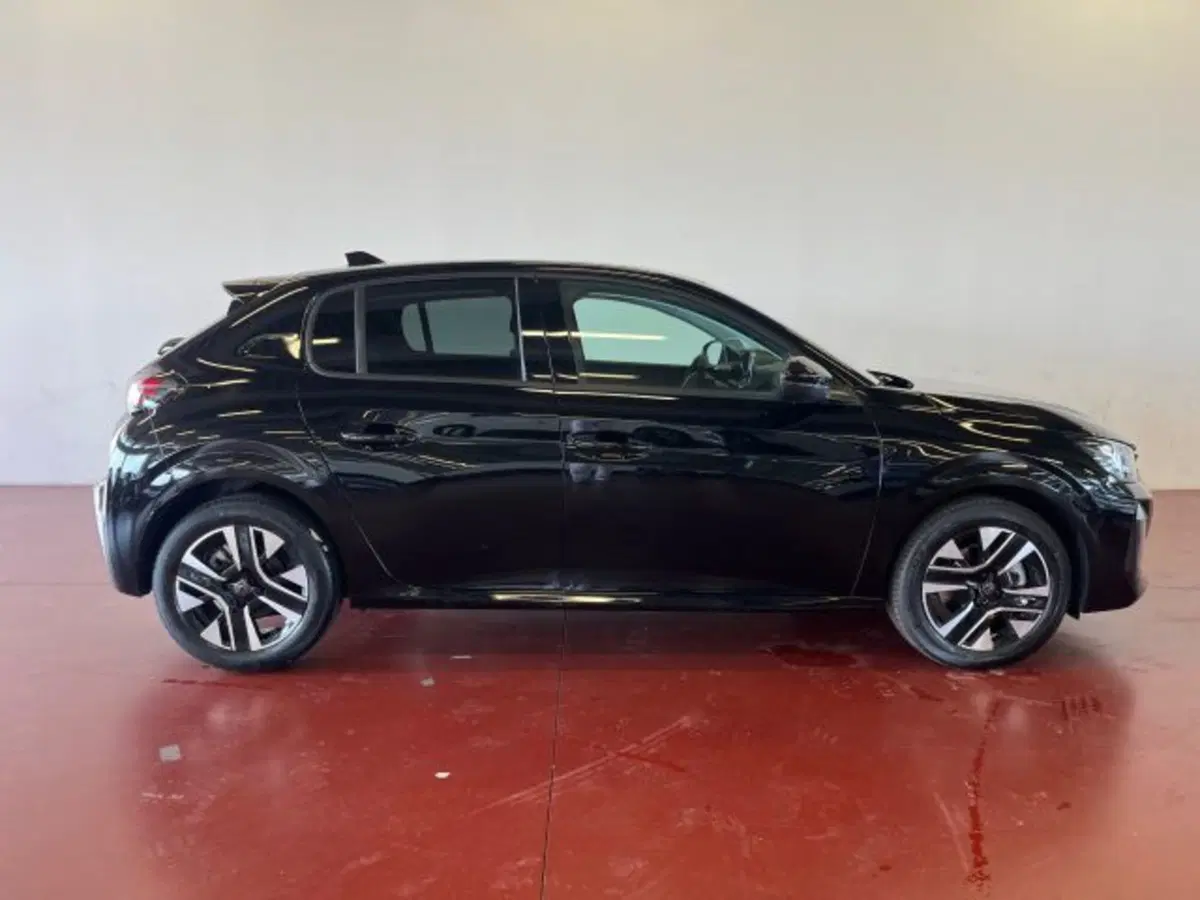 Peugeot 208 nuova a Torino (6)
