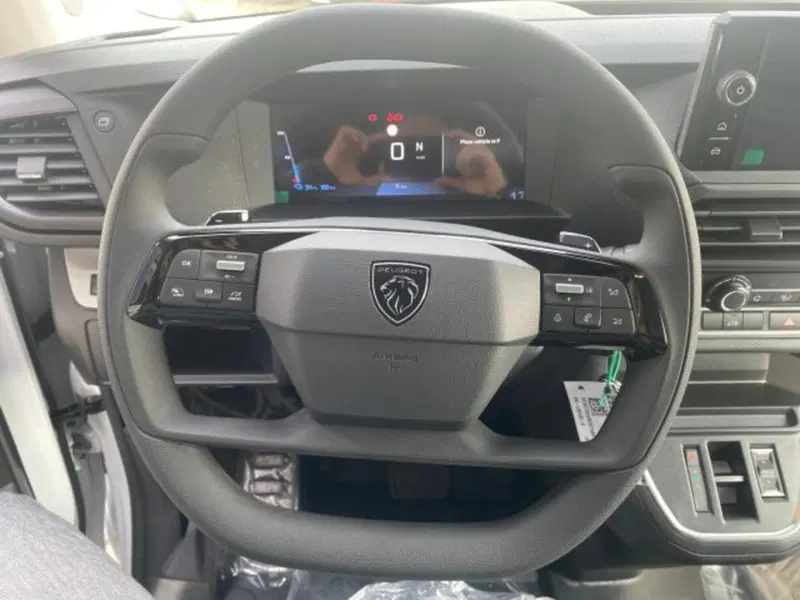 Peugeot e-Expert Furgone nuova a Torino (7)