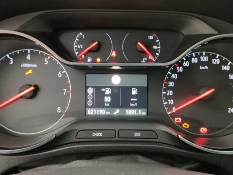 Opel Crossland X usata a Torino (17)