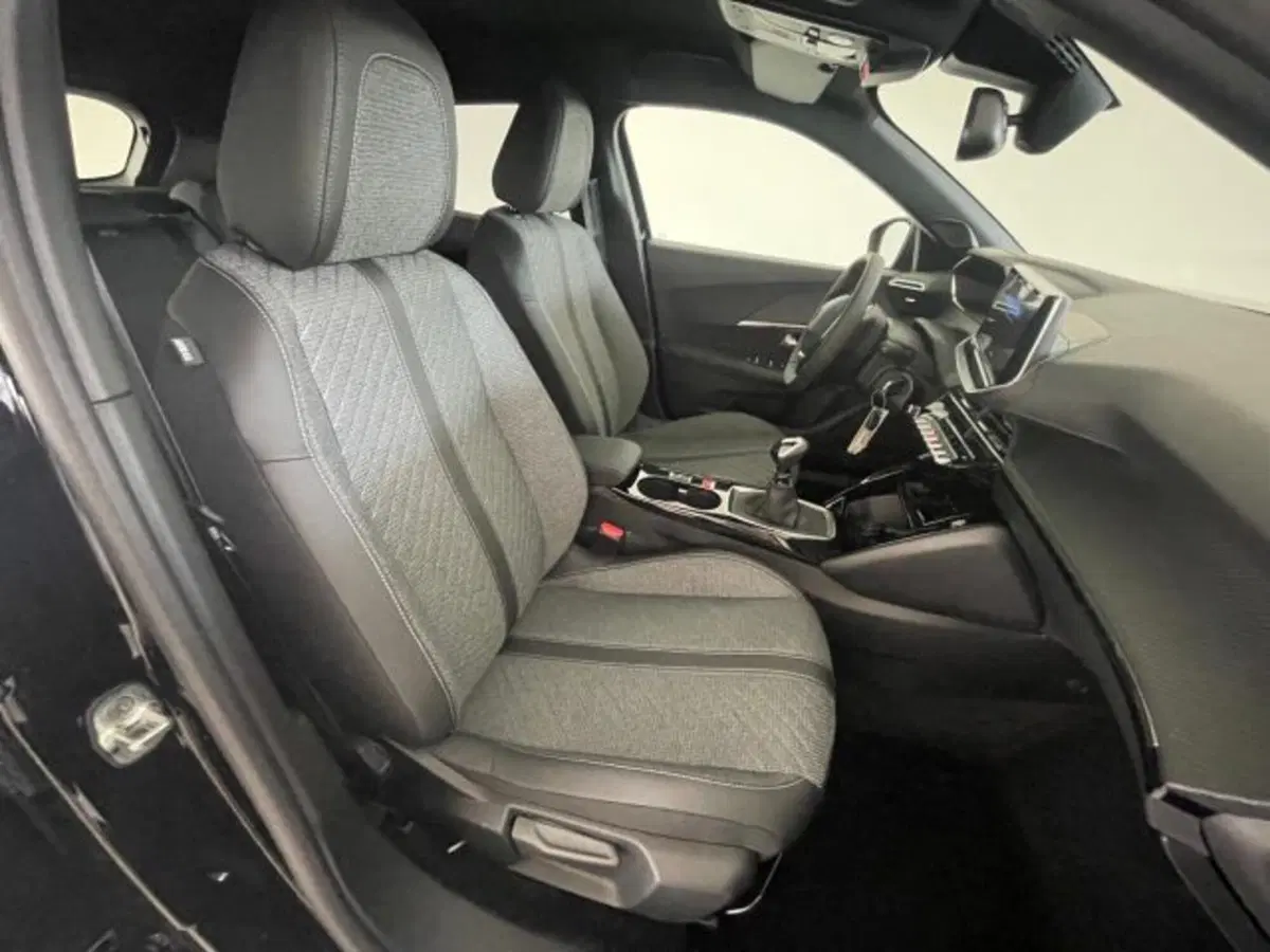 Peugeot 2008 nuova a Torino (15)