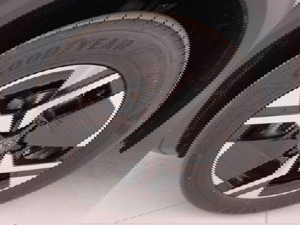 Peugeot 2008 nuova a Torino (9)