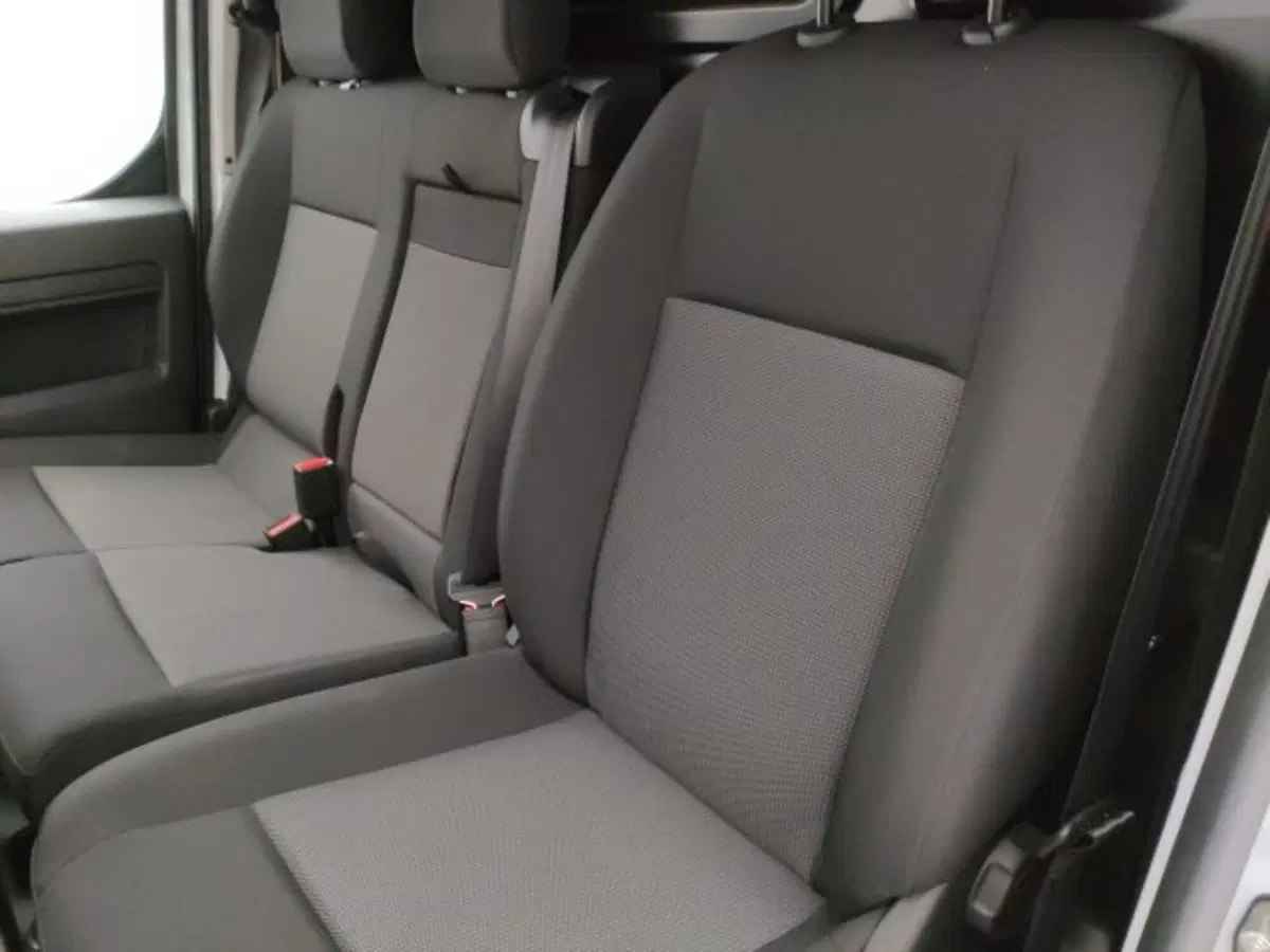 Opel Vivaro nuova a Torino (11)