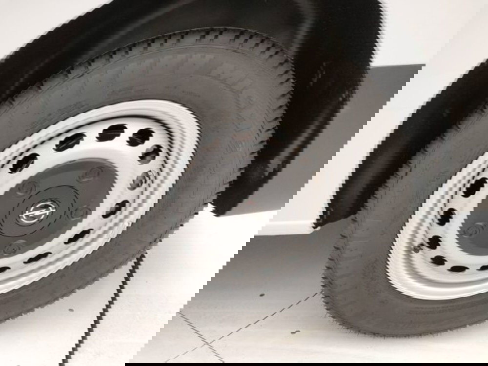 Opel Vivaro nuova a Torino (15)