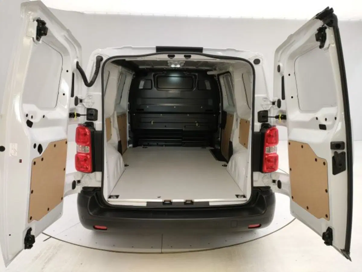 Opel Vivaro nuova a Torino (16)