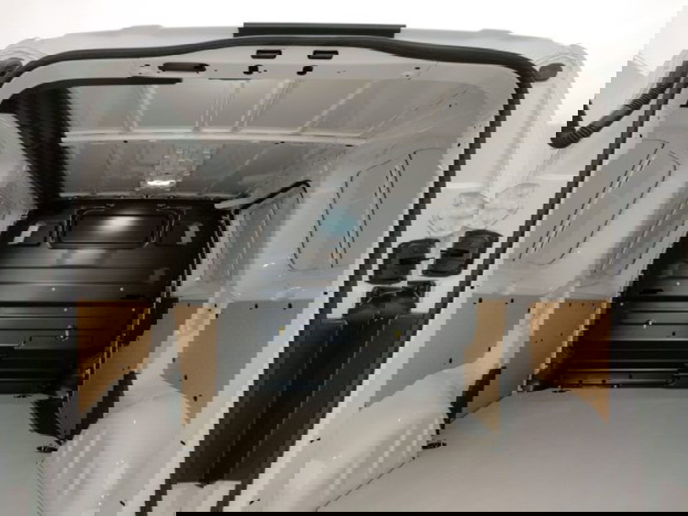 Opel Vivaro nuova a Torino (18)