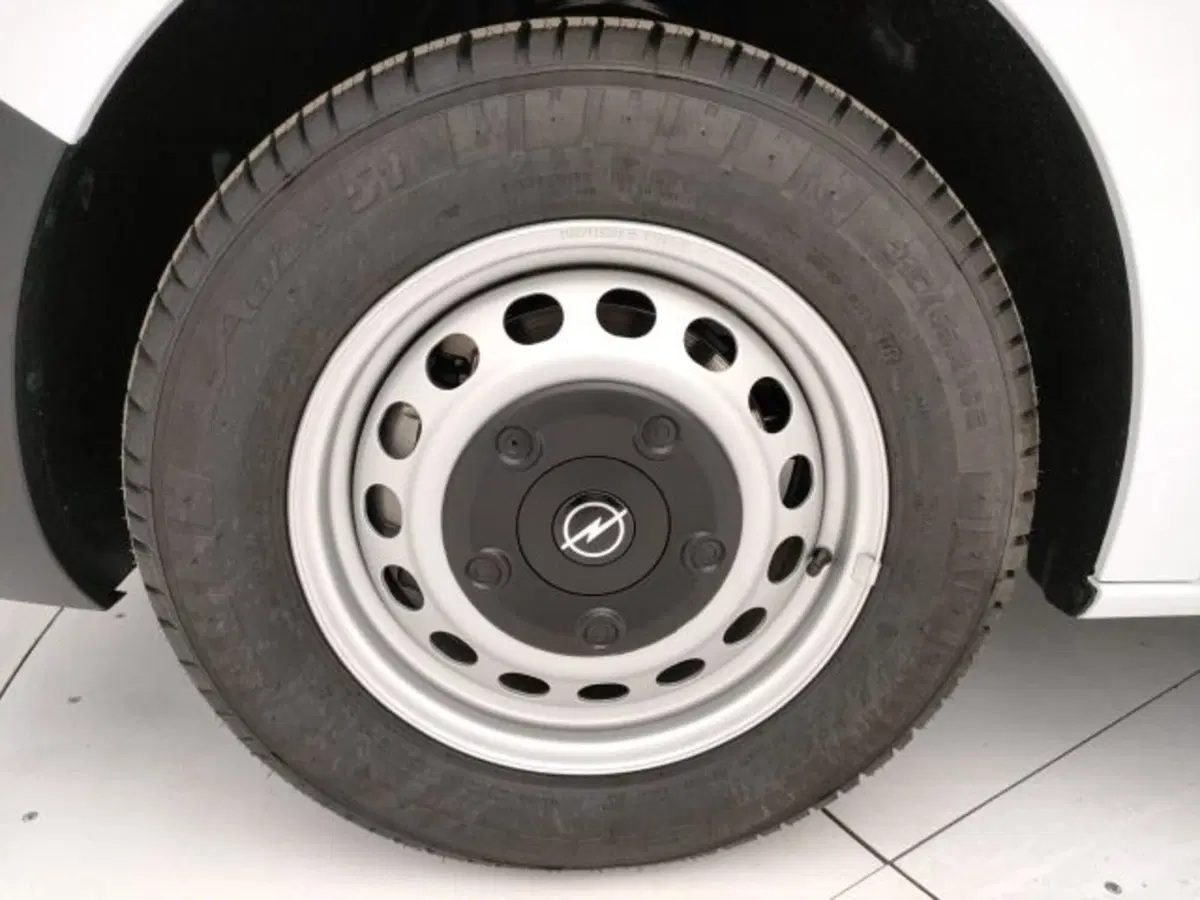 Opel Vivaro nuova a Torino (9)