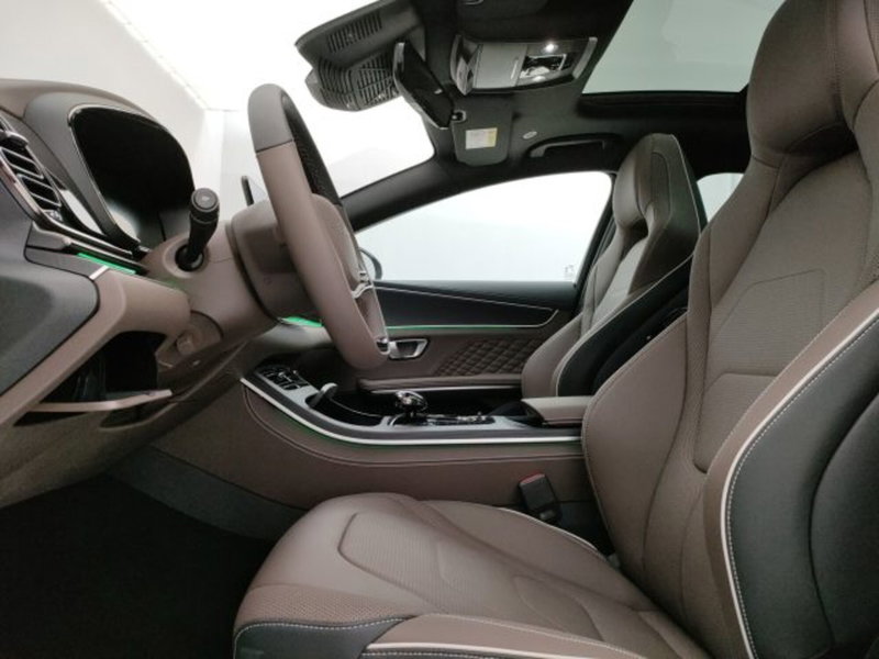 Byd Han usata a Torino (14)