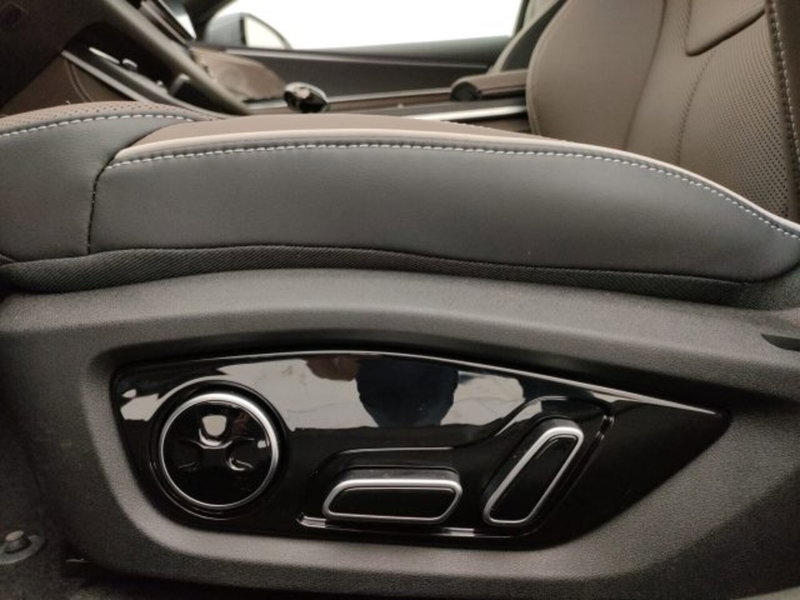 Byd Han usata a Torino (17)