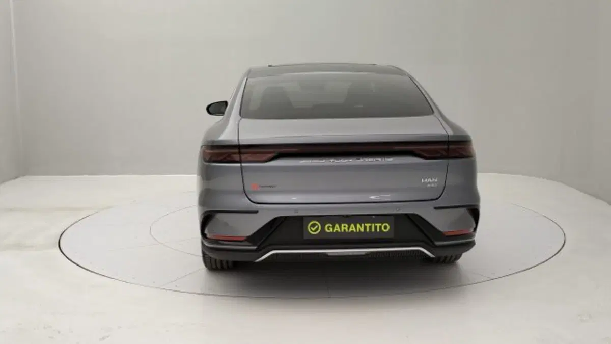 Byd Han usata a Torino (4)