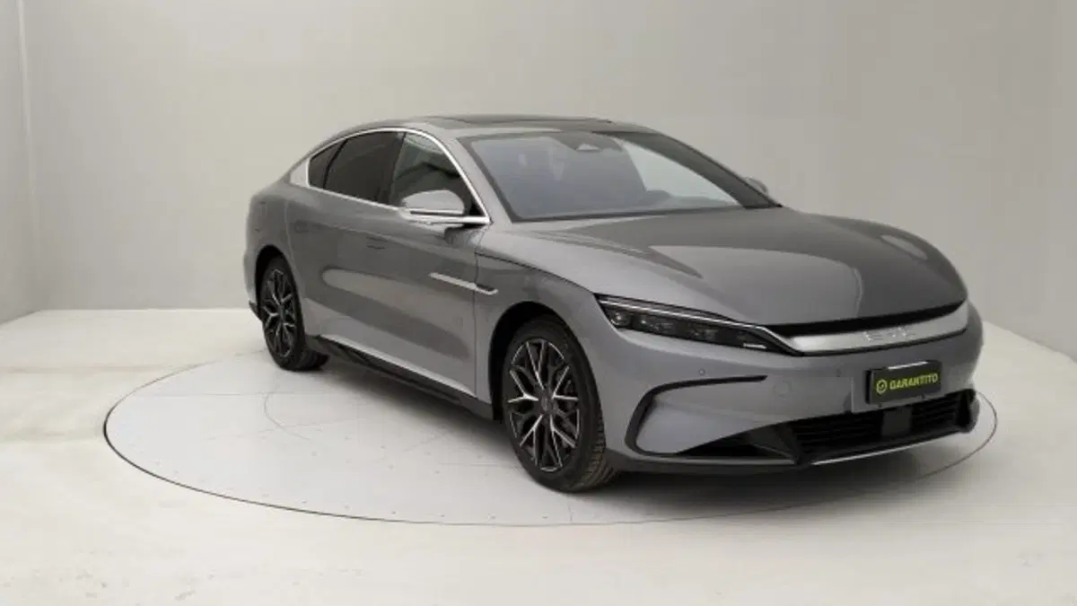 Byd Han usata a Torino (7)