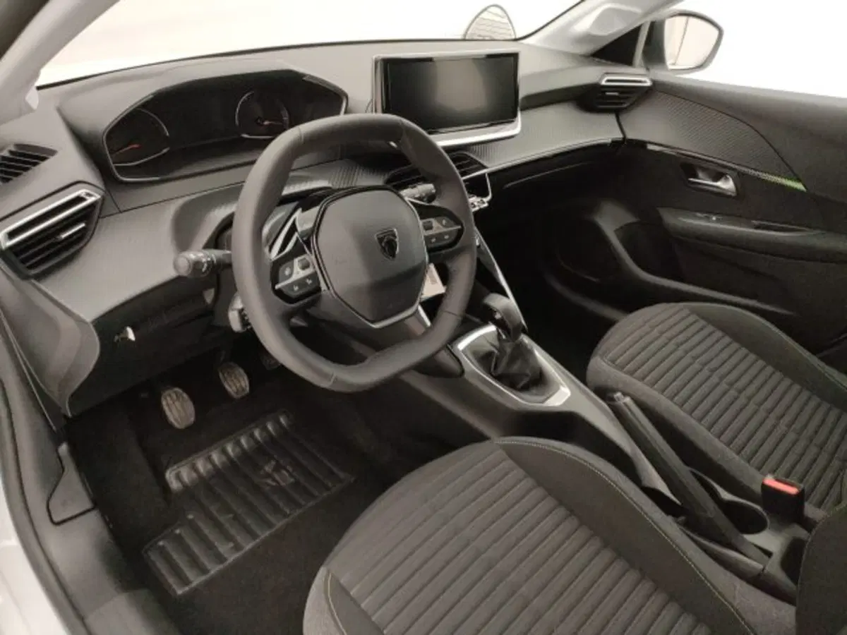 Peugeot 208 nuova a Torino (10)