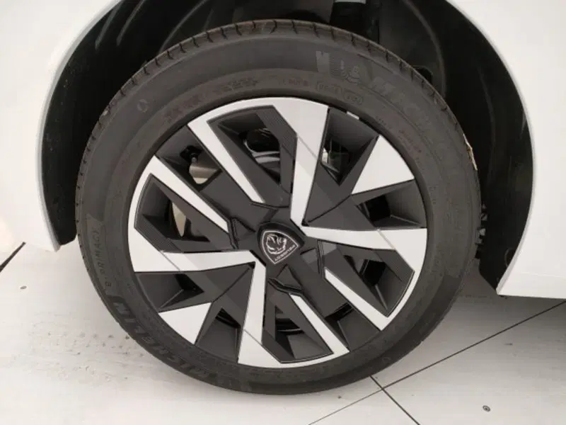 Peugeot 208 nuova a Torino (17)