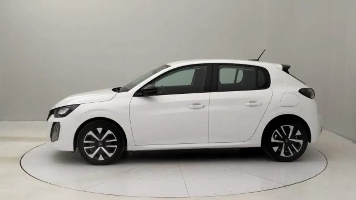 Peugeot 208 nuova a Torino (2)