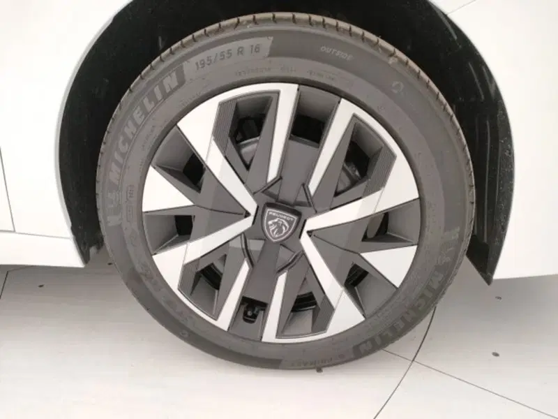Peugeot 208 nuova a Torino (20)