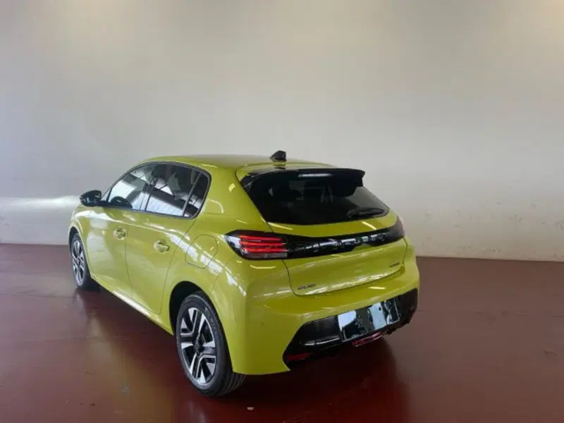 Peugeot 208 nuova a Torino (3)