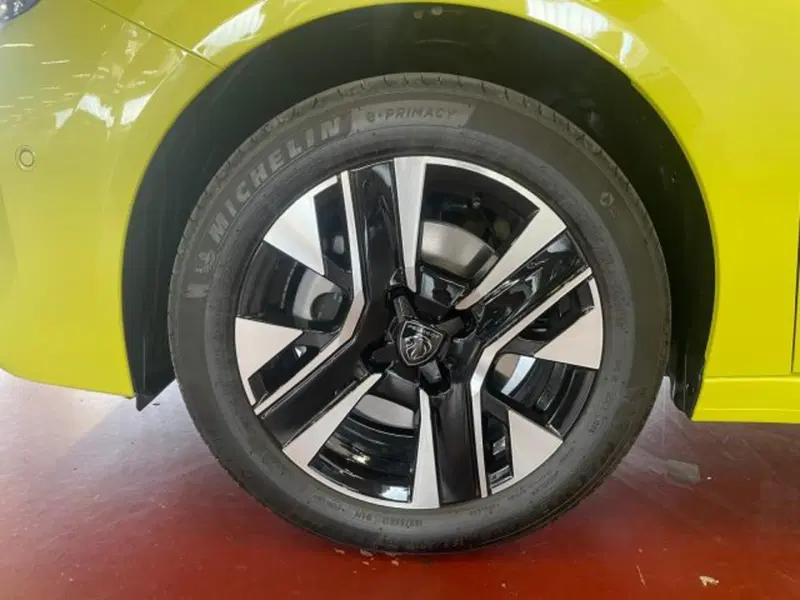 Peugeot 208 nuova a Torino (9)