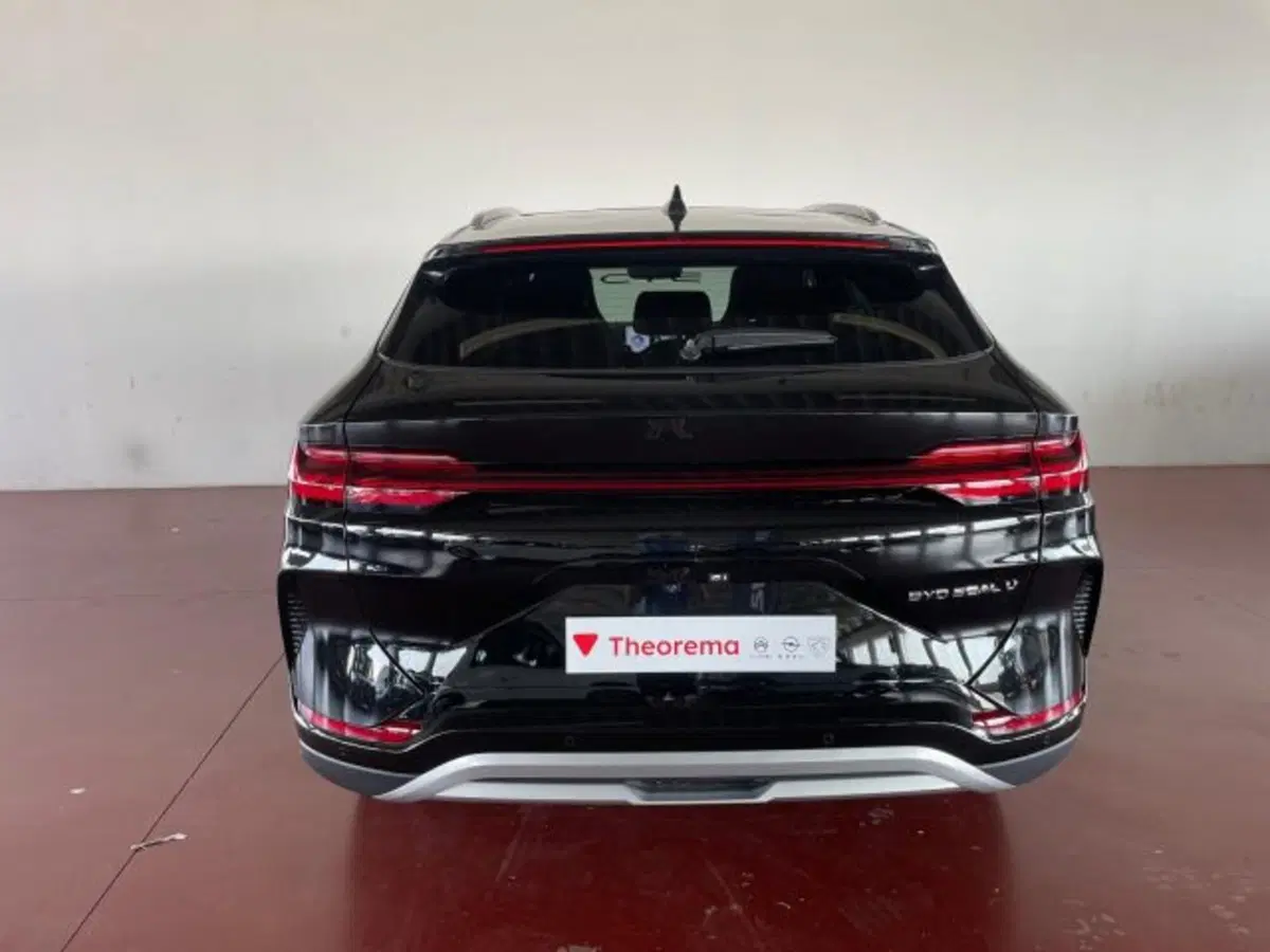 Byd Seal U  nuova a Torino (4)