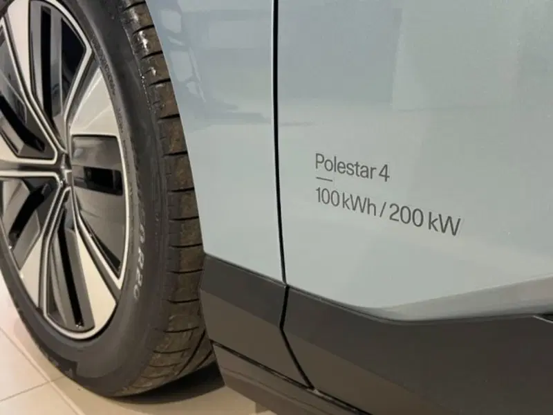 Polestar Polestar 4 nuova a Modena (16)
